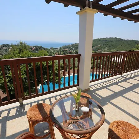 Jasmine Villas & Suites Troulos