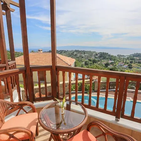 Jasmine Villas & Suites Troulos